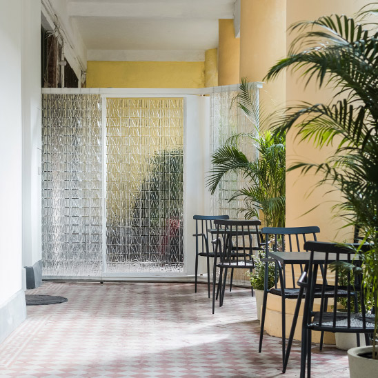 百年建筑活化沙面灯塔空间·光织之门